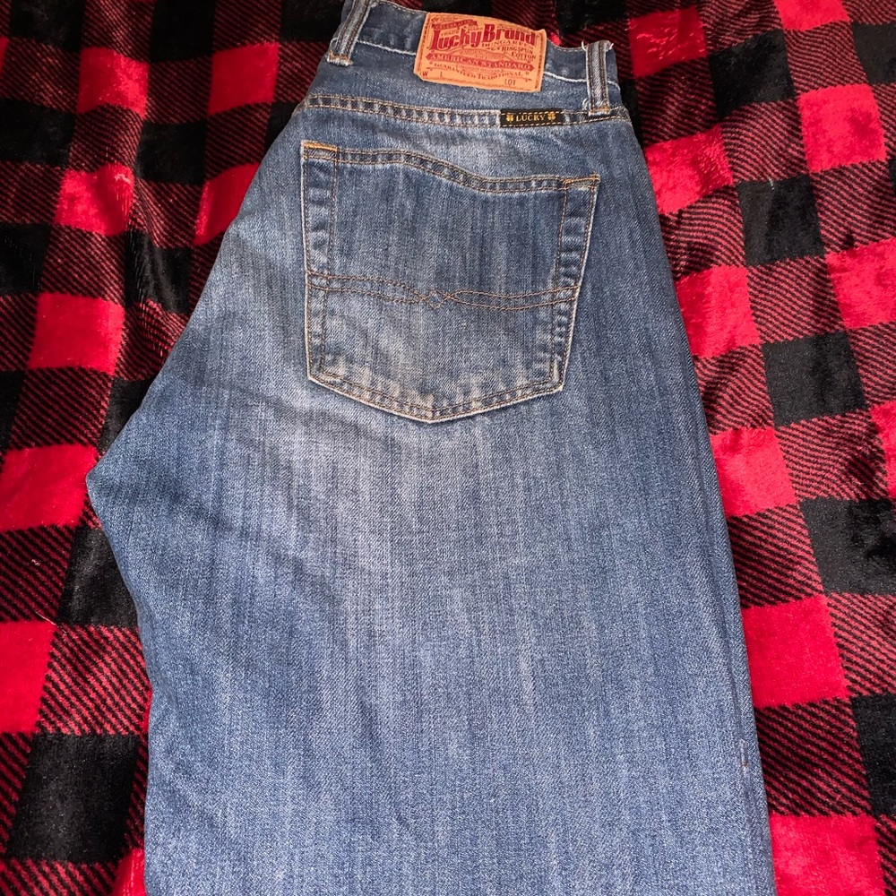 Men’s sz 30 Lucky Brand straight fit jeans!
